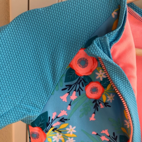 🚨 CAT & JACK - One Piece Bathing Suit - Picture 4 of 6